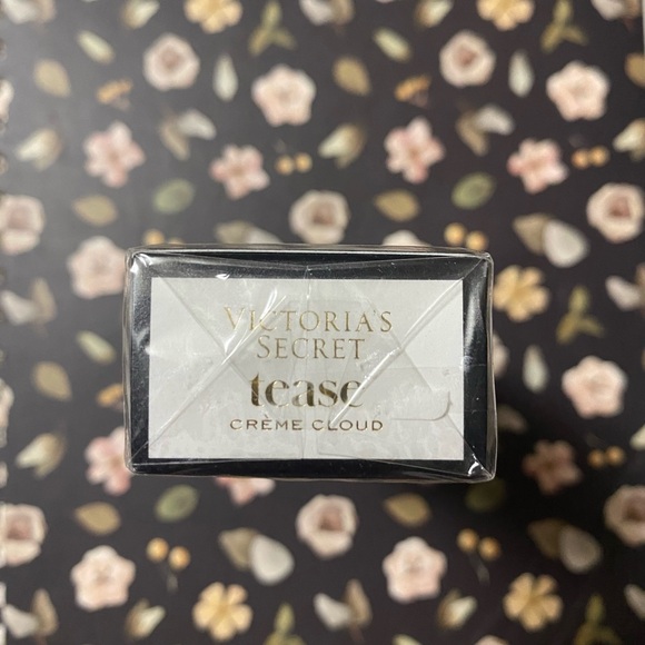 Victoria’s Secret~Bundle Tease~Crème Cloud - Picture 3 of 5